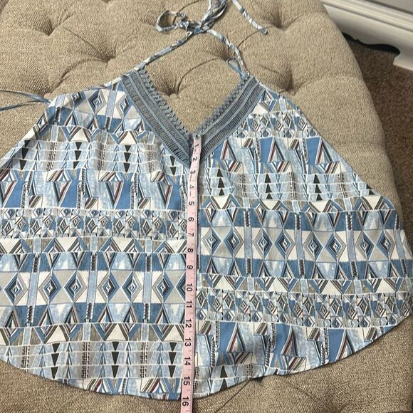 ‎Geometric Patterned Trapeze Halter Top - Picture 13 of 14